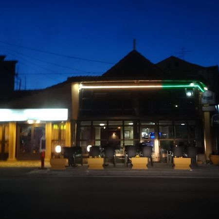 Motel Zoka Dvorovi Екстериор снимка
