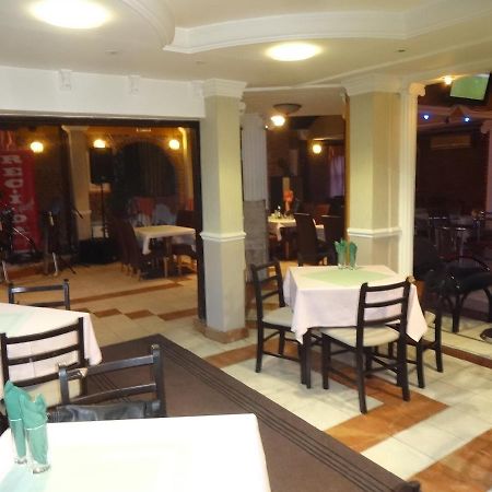Motel Zoka Dvorovi Екстериор снимка