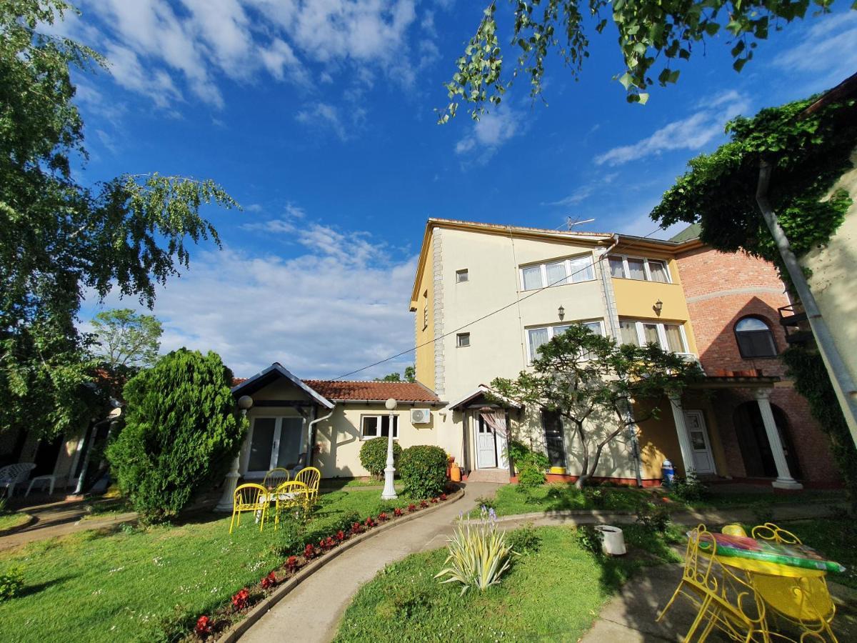 Motel Zoka Dvorovi Екстериор снимка