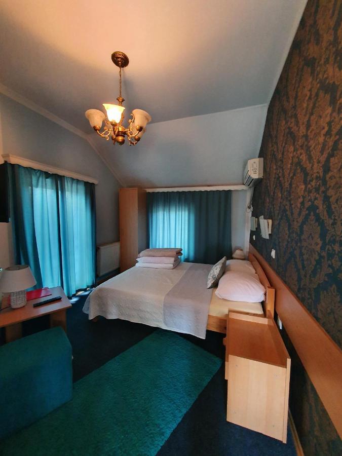 Motel Zoka Dvorovi Екстериор снимка