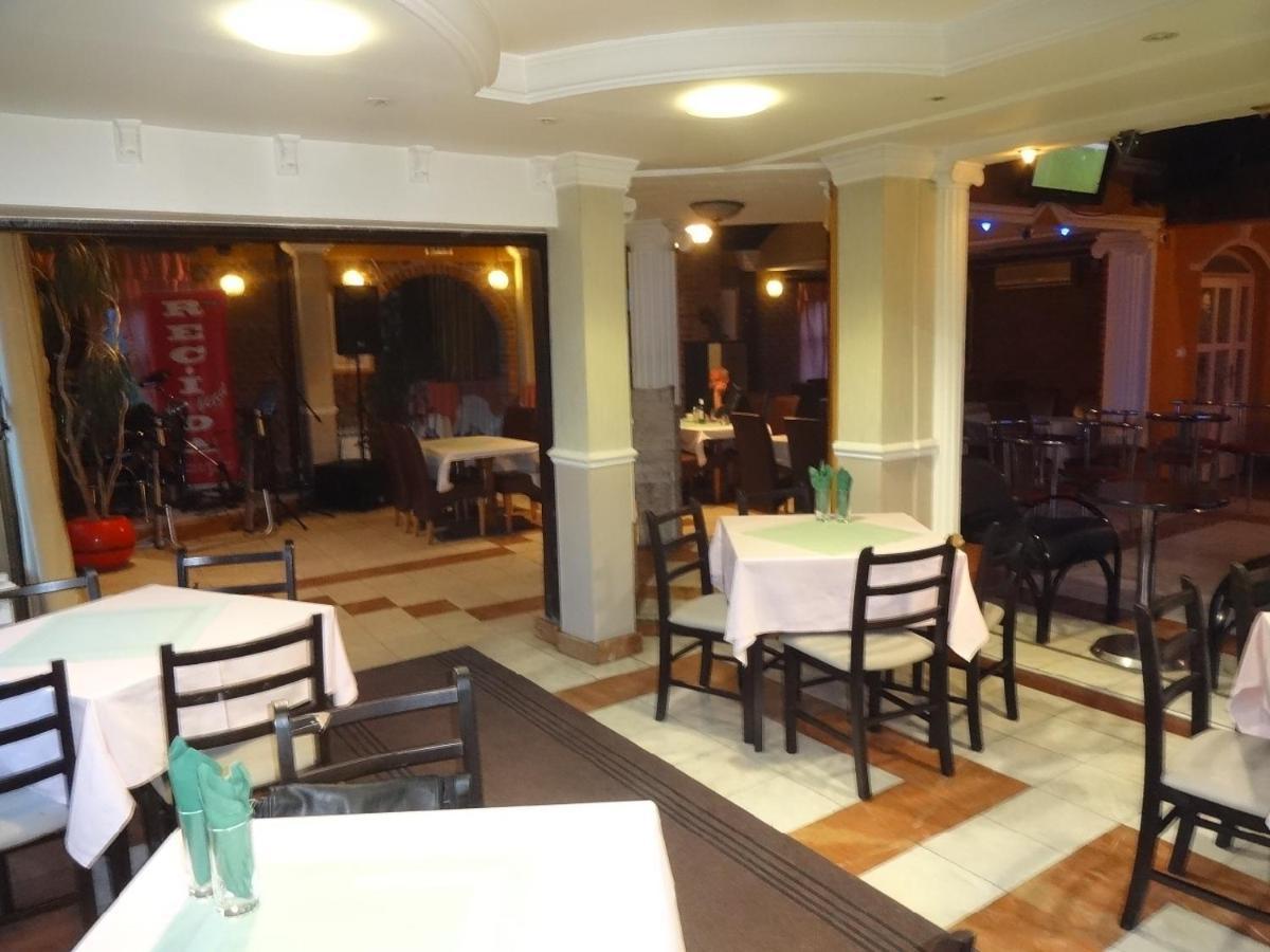 Motel Zoka Dvorovi Екстериор снимка